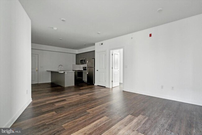 Building Photo - 4217 Chestnut St