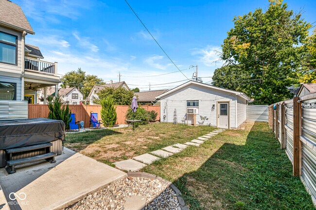 Building Photo - 1823 Carrollton Ave