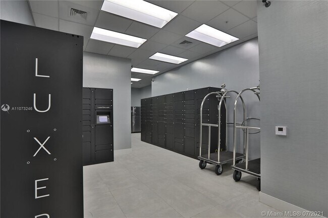 Building Photo - 8217 SW 72nd Ave