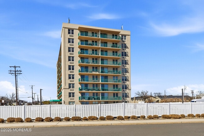 Building Photo - 480 Ocean Ave N