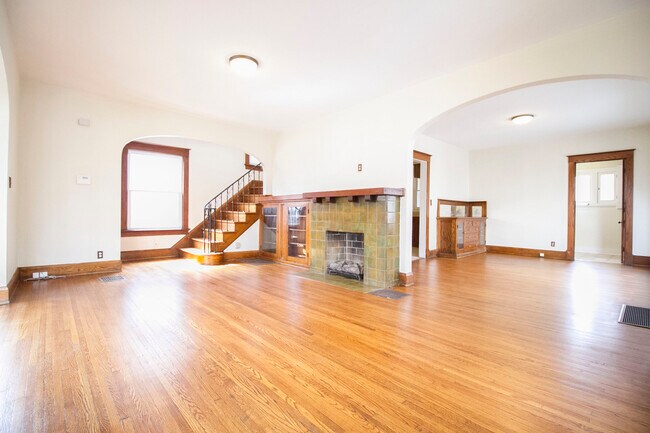 Building Photo - 2122 Airport Hwy