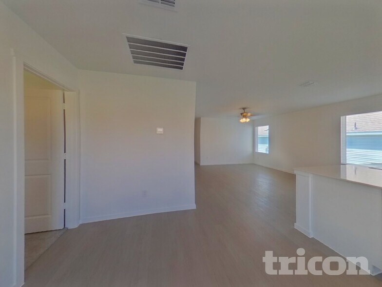 Building Photo - 10704 Dusty Rnch Rd