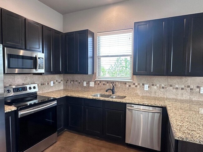Building Photo - 200 Mauna Kea Ln