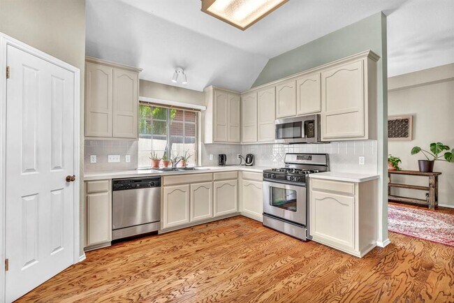 Building Photo - 8121 Forest Heights Ln
