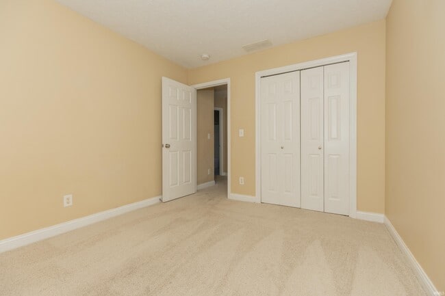 Building Photo - 10599 Tecumseh Dr