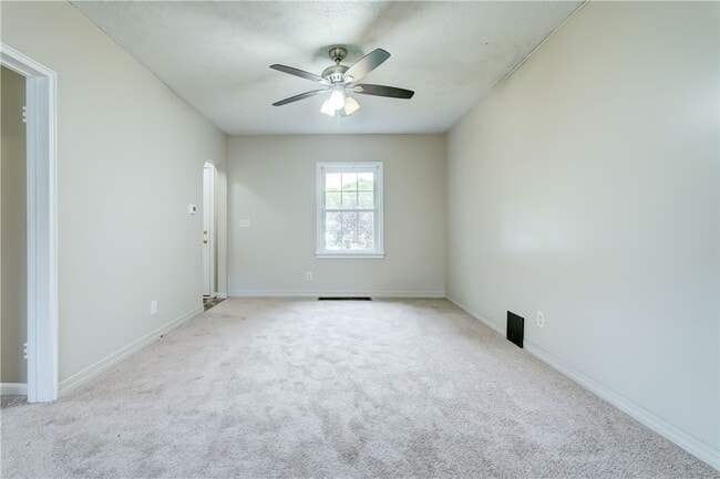 Building Photo - 4539 Dewey Ave