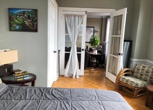 2nd Bedroom view into Living Room - 2000 N Lincoln Park W