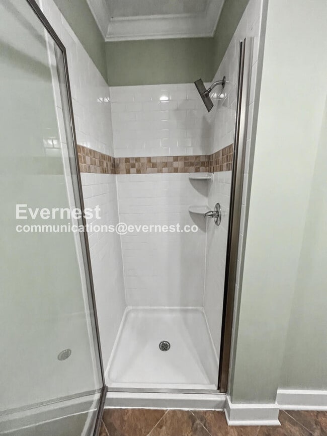 Building Photo - 1306 Pillow St