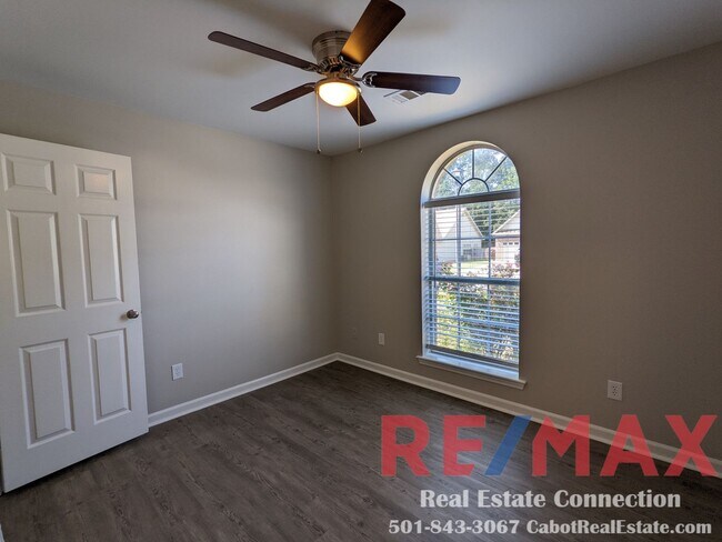 Building Photo - Sorry No Smoking and Pets Permitted with R...