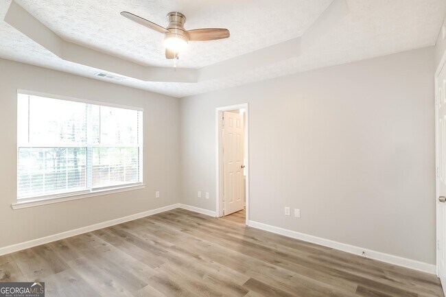 Building Photo - 1286 Live Oak Terrace