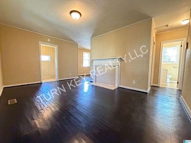 Building Photo - 305 McPherson Ave