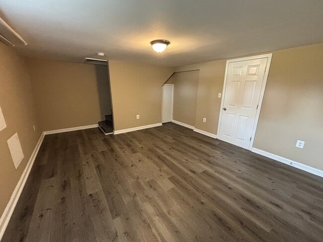 Building Photo - 3 Bedrooms plus Finished basement