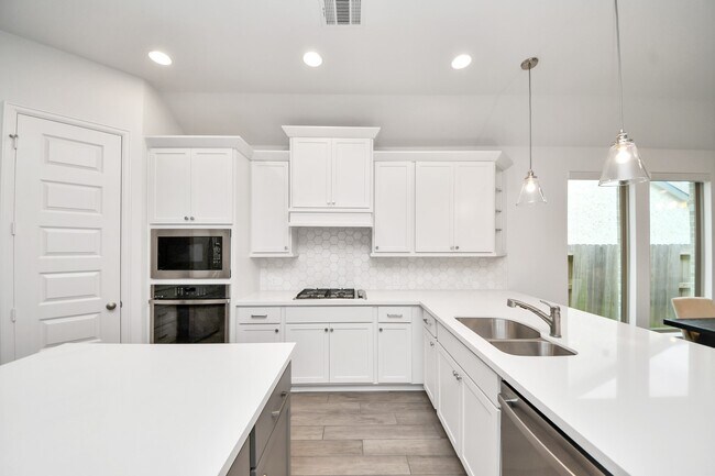 Building Photo - 11210 Burgus Farm Rd