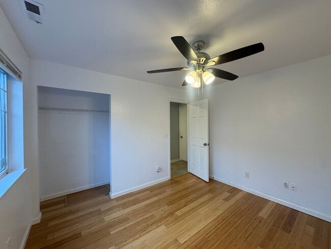 Building Photo - 11219 3rd Ave E