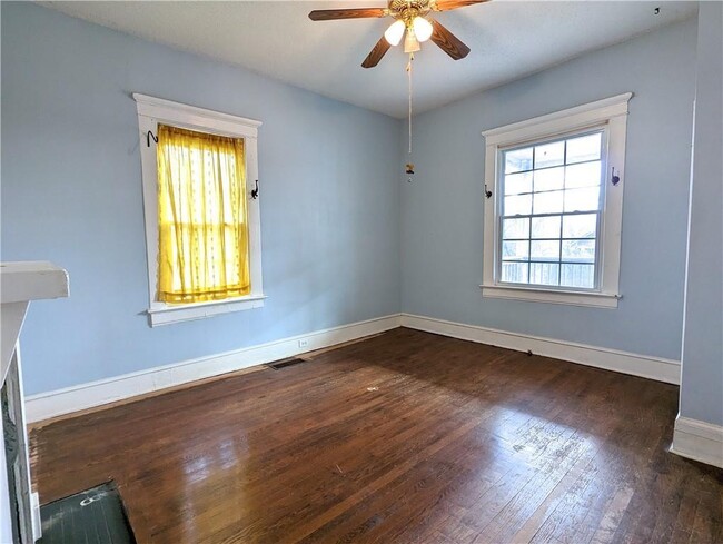 Building Photo - 204 Adair Ave SE