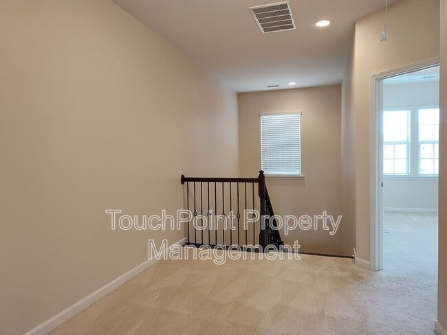 Building Photo - 513 Dulaney Dr
