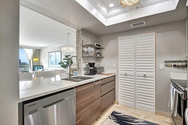 Building Photo - 99 SE Mizner Blvd