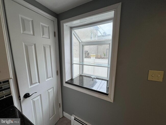 Building Photo - 1008 Stiles St