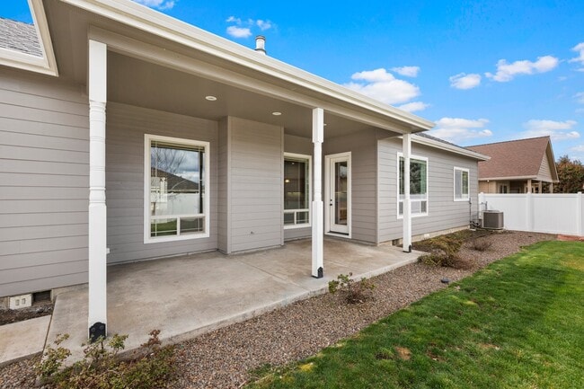 Building Photo - 1001 Pumpkin Ridge