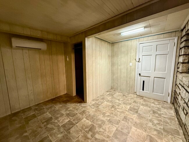 Building Photo - 1641 US-421