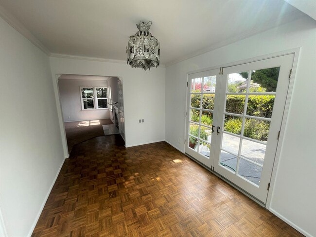 Building Photo - Charming Midtown Ventura Home