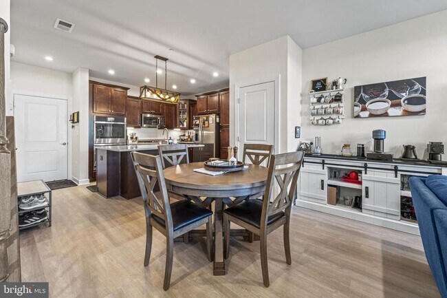 Building Photo - This beautiful 3 bed 2.5 bath 2-story condo provides a grand feeling with tall ceilings & over 16...