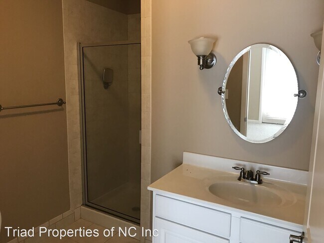 Building Photo - 2 br, 2 bath House - 605 #407 W Market St