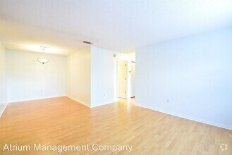 Building Photo - 2 Bed 2 Bath Apartment In the HEART OF THE...