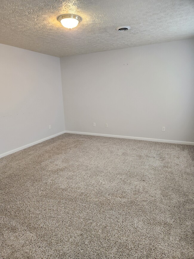 Building Photo - 28 Holler Rd