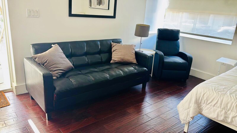 Building Photo - 741 6th St