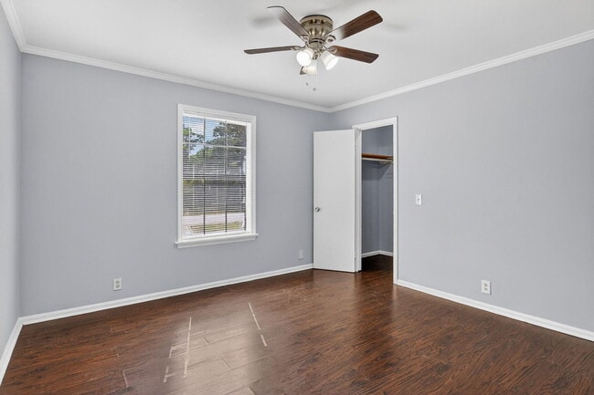 Building Photo - 539 NW 8th Ave