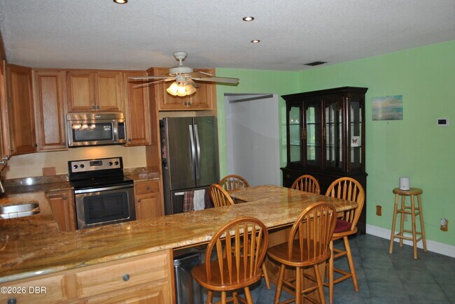 Building Photo - 5590 Lancewood Cir S