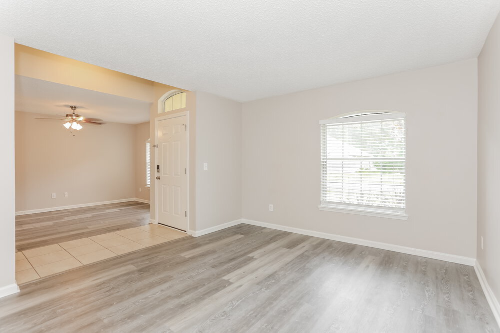 Building Photo - 1694 Aston Hall Dr E