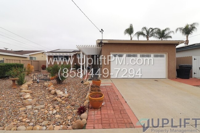 Building Photo - Spacious 3-Bed 2-Bath Home with Pool