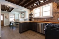 Building Photo - Hayes House