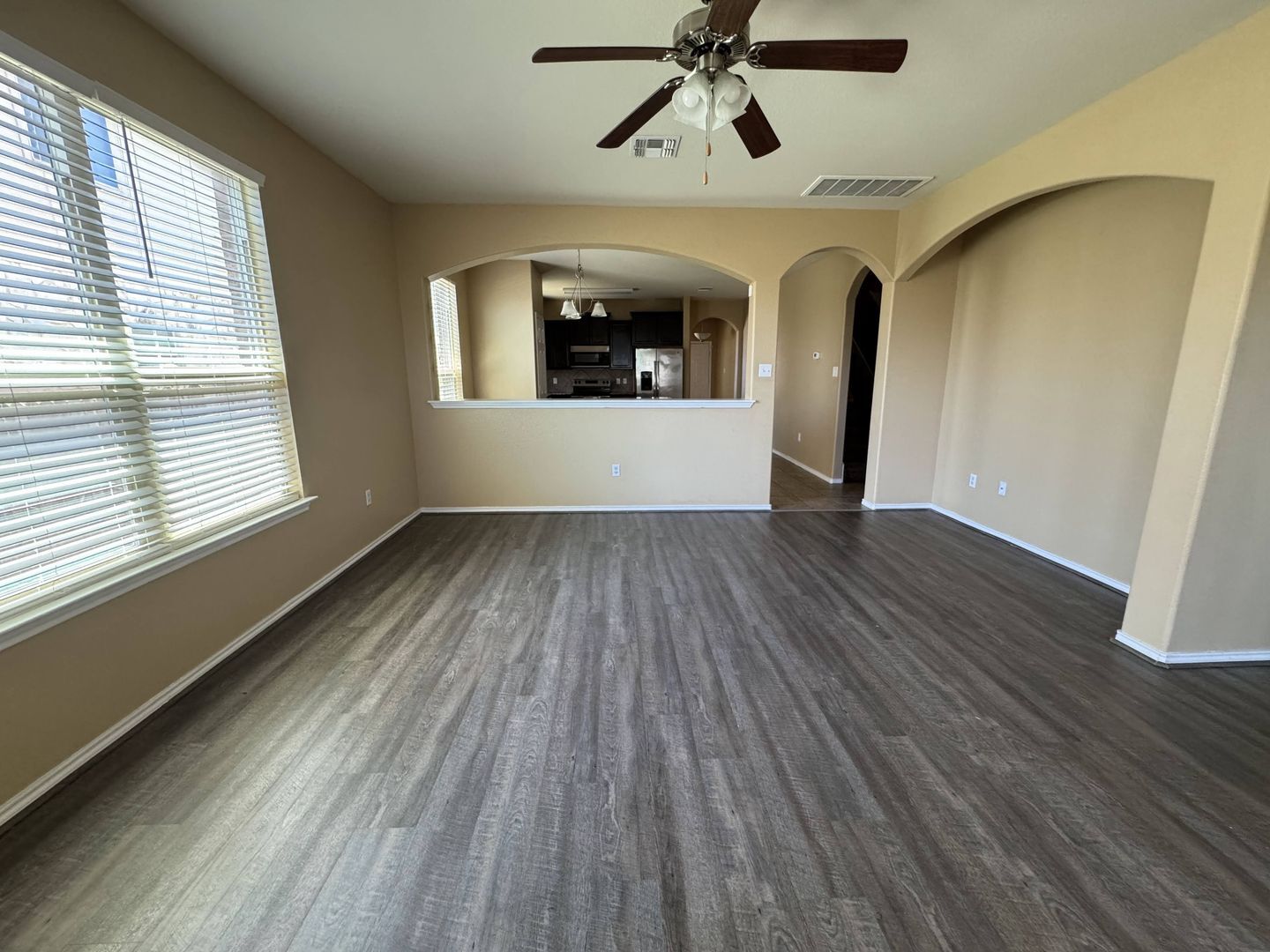 Building Photo - 6406 Clear Brook Dr