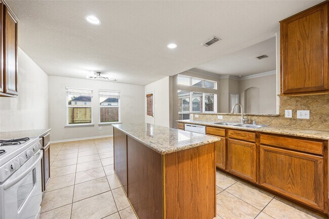 Building Photo - 15410 Redbud Dale Ct