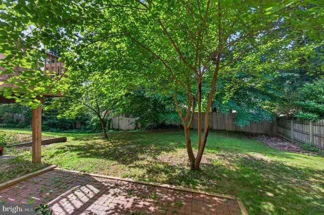 Building Photo - 8815 Newport Ct