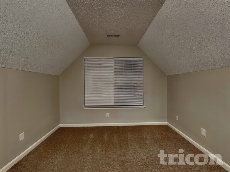 Building Photo - 9737 Aviary Hill Way