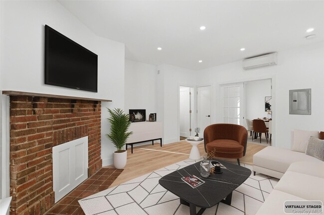 Building Photo - 134 E Main St