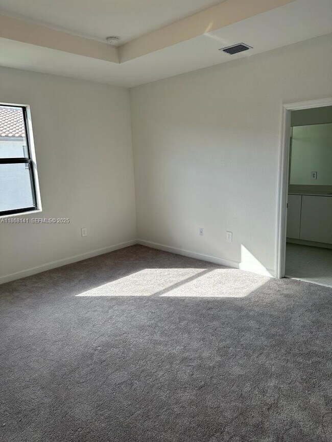 Building Photo - 11926 SW 245 Ter