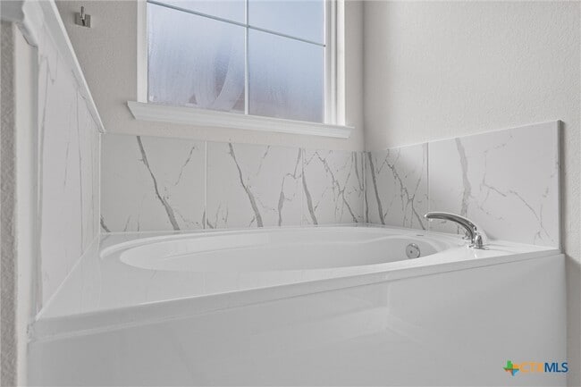 Building Photo - 1037 Shelby Dr