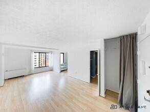 Building Photo - 24-hour Concierge/ Logan Circle// All Util...