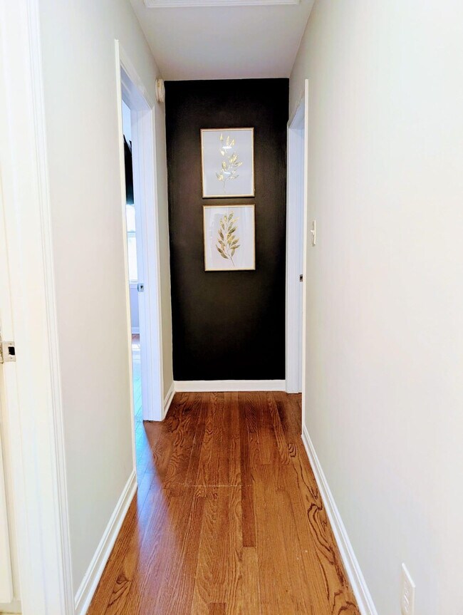 Building Photo - 469 Holt Rd NE