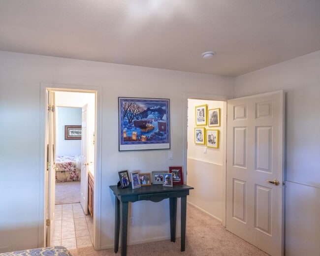 Building Photo - Extended Winter rental-Flexible lease term...