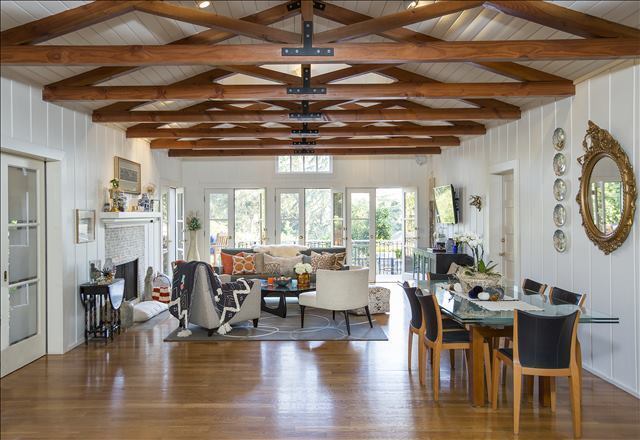 Building Photo - Coming Soon! La Canada Flintridge Contempo...
