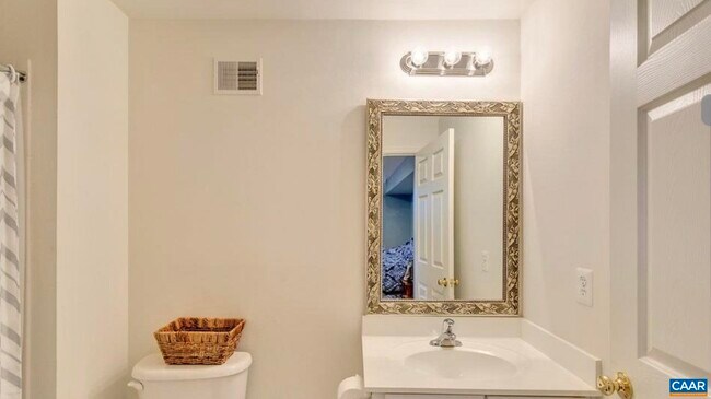 Building Photo - 5920 Nicolet Ct