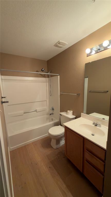 Building Photo - 2318 McCook Dr
