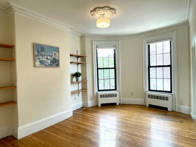 Primary Photo - 145 Arlington St