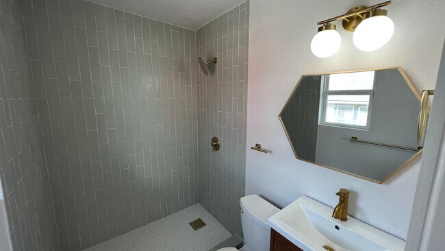Building Photo - 3821 Woodleigh St